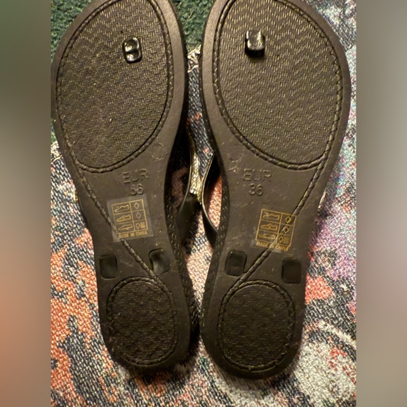 Lauren Lorraine Black and Silver Gigi Flip Flops - Size 6 - Damaged Box - Picture 3 of 7